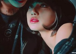 Lisa cứ có cơ hội là tranh thủ cưỡng hôn hội chị em BLACKPINK, liệu MV solo có cảnh nóng nào chơi lớn cho thiên hạ trầm trồ?