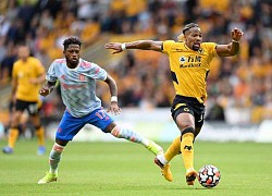 MU thắng nghẹt thở tại Molineux, Tottenham lên ngôi đầu bảng