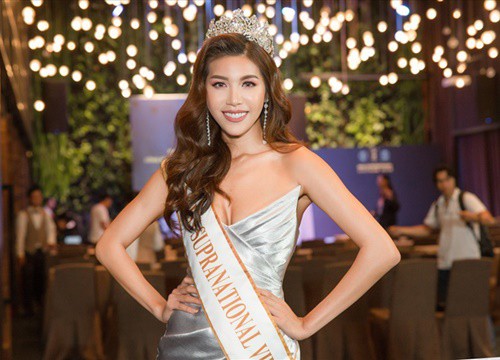 Sau khi liên tục bị "chơi xấu" ở Miss Supranational, Minh Tú khẳng định điều phải làm trước khi đi thi Hoa hậu!