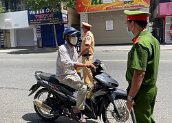 Bị nhắc nhở vì không đeo khẩu trang, người đàn ông doạ công an: Ai bầu cho ông vào đây để quản lý?