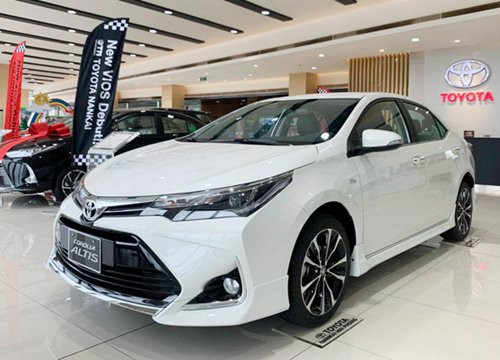 Toyota Camry và Corolla Altis giảm giá mạnh tại đại lý: Giảm nhiều nhất 70 triệu đồng, đón mẫu mới sắp ra mắt