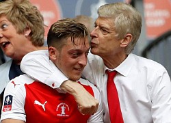 Ozil làm phim bóc phốt Arsenal