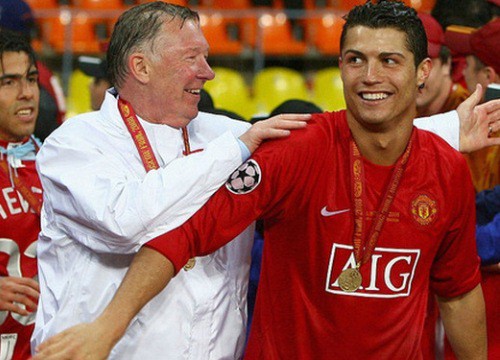 Ronaldo viết tâm thư cảm động trong ngày về Man United: "Sir Alex, con làm tất cả vì thầy!"