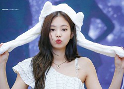 1 hành động nhỏ của Jennie (BLACKPINK) tại fansign hot trở lại, khiến Knet phải thốt lên: "Thì ra con người thật là đây?"