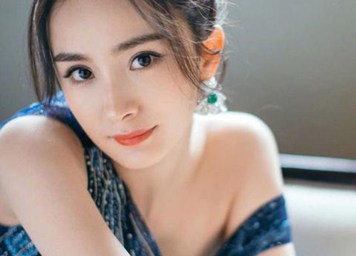 Dương Mịch ngày càng hở bạo, khoe vòng một đến mặc quần ngắn cũn