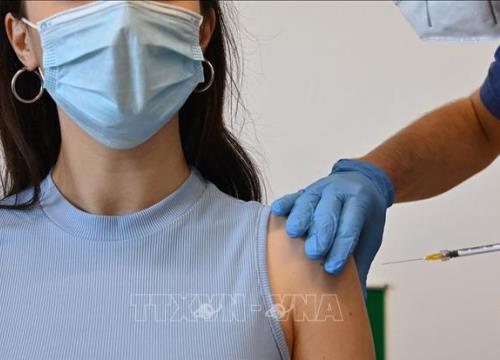 EU vượt Mỹ trong chiến dịch tiêm chủng vaccine