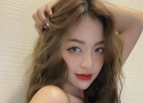 Hot girl "trứng rán" bỗng đại chiến dân mạng, tung 7749 cap màn hình căng đét: Drama gì nữa đây?