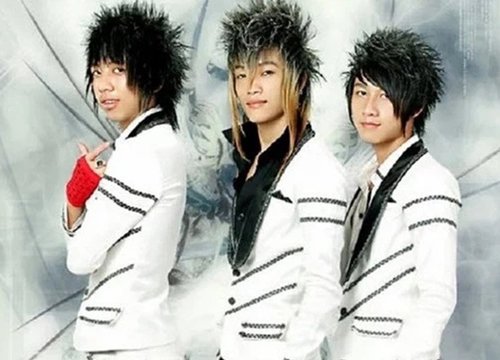 Ngỡ ngàng màn cosplay nhóm HKT không khác gì bản gốc trong gameshow 'Gương mặt thân quen' tại Trung Quốc