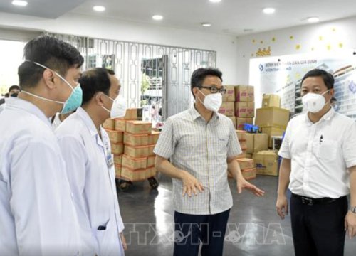 Phó Thủ tướng: TP.HCM tập trung tiếp nhận, điều trị bệnh nhân nặng