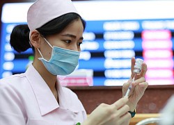 Sức khỏe yếu có nên tiêm vaccine Covid-19?