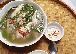 2 cách làm canh cá diếc nấu ngải cứu và nấu rau răm thơm ngon bổ dưỡng