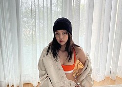 Jennie (BLACKPINK) hở bạo khoe ngực lần nào là hót hòn họt lần ấy