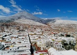 Trận tuyết rơi hiếm hoi phủ trắng Bolivia, Peru