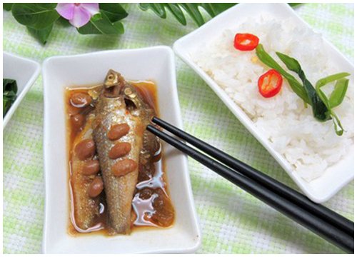 Cá linh kho tương đậm đà vị quê