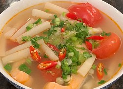 Cách nấu canh chua ngó sen nấu cá hồi thơm ngon đơn giản tại nhà