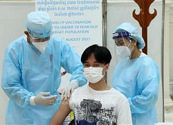 Campuchia hoàn thành tiêm vaccine ngừa COVID-19 cho hơn 50% dân số