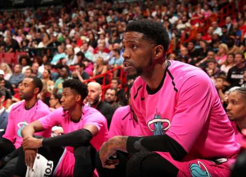 "Chàng cận vệ già" Udonis Haslem gắn bó mùa giải thứ 19 cùng Miami Heat