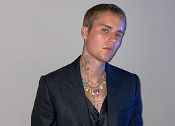 Justin Bieber chuộng mốt vòng cổ nhiều màu