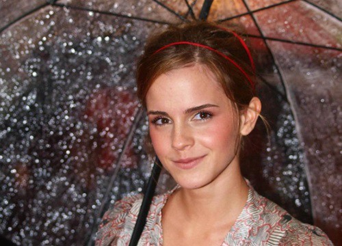 Luôn ăn vận thanh lịch nhưng Emma Watson vẫn có 2 pha "lộ hàng" mà cô không bao giờ muốn nhớ lại nữa