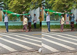 Mái che mưa &#8220;chạy bằng cơm&#8221; đáng yêu tại điểm tiêm vắc xin ở Sài Gòn