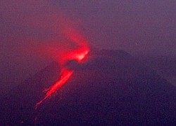 Núi lửa Merapi ở Indonesia phun trào dữ dội