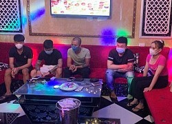 Phát hiện hàng chục đối tượng "bay lắc" trong quán karaoke