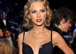 Rùng rợn lời đồn Taylor Swift là bản sao của thủ lĩnh Satan giáo, nhìn kiểu tóc và lông mày mà thấy lạnh sống lưng!