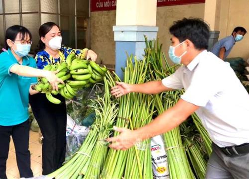 Ấm áp tình người trong tâm dịch-Bài 2: Lan tỏa yêu thương