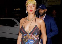 Ca sĩ giàu nhất thế giới Rihanna gây chú ý khi diện mốt không nội y xuống phố