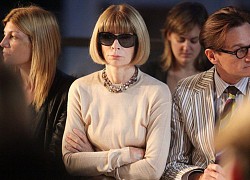 Vì sao "bà đầm thép" Anna Wintour luôn đeo kính râm mọi lúc, kể cả khi gặp Nữ hoàng Anh để rồi bị chỉ trích?