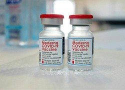 Anh cấp phép sử dụng vaccine của Moderna cho trẻ em từ 12-17 tuổi