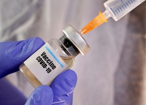 Hỏi đáp vaccine COVID-19: Tôi đang uống thuốc kháng sinh có được tiêm?