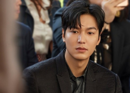 Lee Min Ho, "bản sao Song Hye Kyo" tự nhận không tự tin với ngoại hình