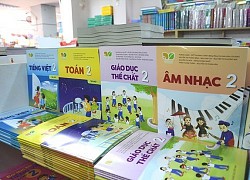 Phụ huynh khó khăn khi mua SGK dịp giãn cách: Bộ GD&ĐT nói gì?