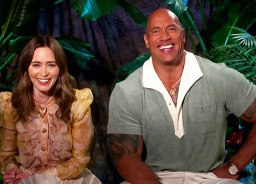 The Rock khen ngợi Emily Blunt