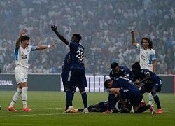 Tiền đạo ở giải Ligue 1 đột quỵ trong lúc thi đấu