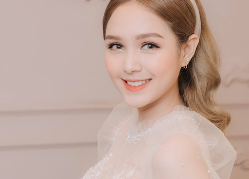 Xoài Non khoe ảnh makeup đeo lens ngày khai giảng, visual thế này bảo sao ông xã đổ gục!