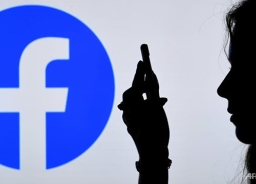 Đăng ảnh "nhạy cảm" của con cái, cha mẹ có bị Facebook khóa nick?