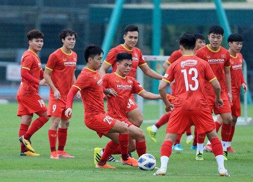 HLV Park đưa 25-26 cầu thủ sang Saudi Arabia