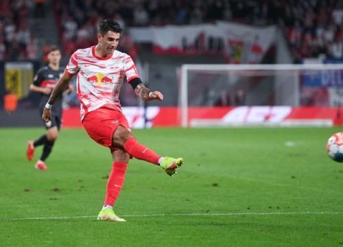 Trận đấu mãn nhãn ở Bundesliga: 3/4 bàn là siêu phẩm