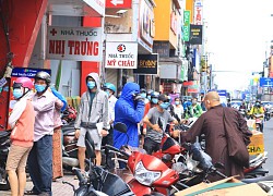 Từ Bình Chánh vào trung tâm TP.HCM mua thuốc cho mẹ: &#8216;10 hiệu rồi, chưa mua được&#8217;