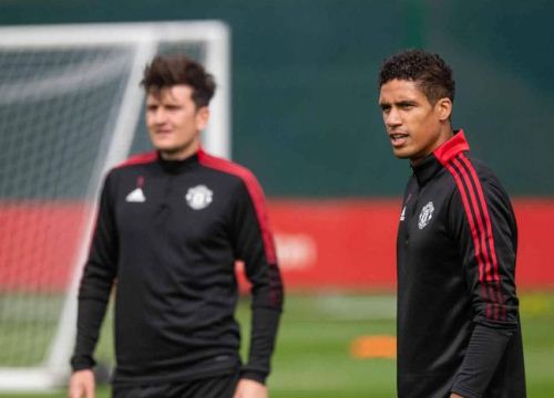 Varane, Sancho sẵn sàng đá chính trận đầu cho MU