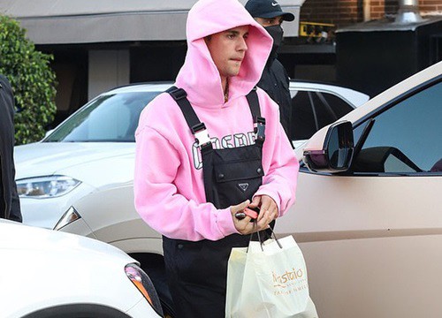 Những pha diện đồ luộm thuộm "khó đỡ" của Justin Bieber