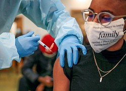 Cuộc đua vaccine 'trị được mọi biến thể nCoV'