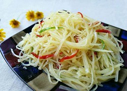 Đừng xào khoai tây ngay sau khi thái, thêm bước này khoai ngon hơn, không nát, không dính chảo