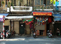 Hình ảnh chưa từng có trên phố Hàng Mã trong ngày rằm tháng 7