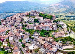 Những căn nhà cổ kính độc đáo gần thủ đô Italia giá 1 Euro