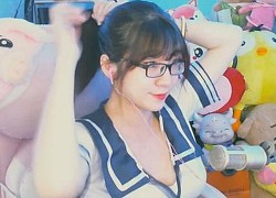 Nữ streamer Như Hexi khiến người xem "rửa mắt" không kịp, vừa cosplay nữ sinh sexy; vừa bắn rap cực gắt ngay trên sóng livestream