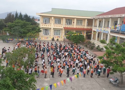 "Thay áo" cho trường học vùng biển đảo