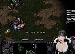 Tuột quai áo trong lúc lên sóng, nữ streamer quyết không từ bỏ, dùng tay giữ suốt nhiều giờ đồng hồ!